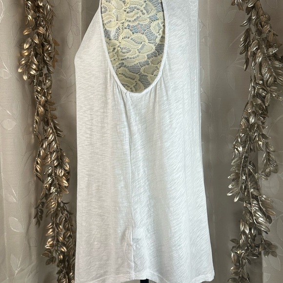 Torrid White Flowy Sleeveless Tank Top - Size 0  Large Basic Casual Layering Top - Picture 5 of 11